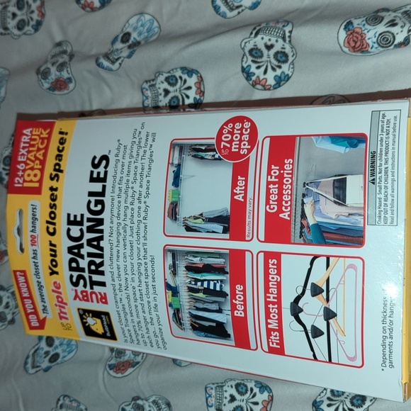 Closet space triangles - Picture 2 of 3